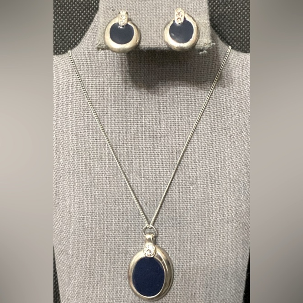 Vintage Silver & Black lacquer w/rhinestone pendant necklace w/pierced earrings